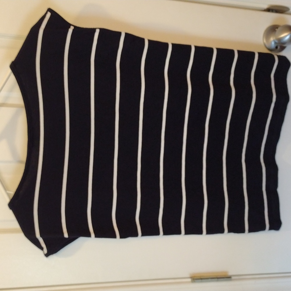 Talbots top. - Picture 4 of 9